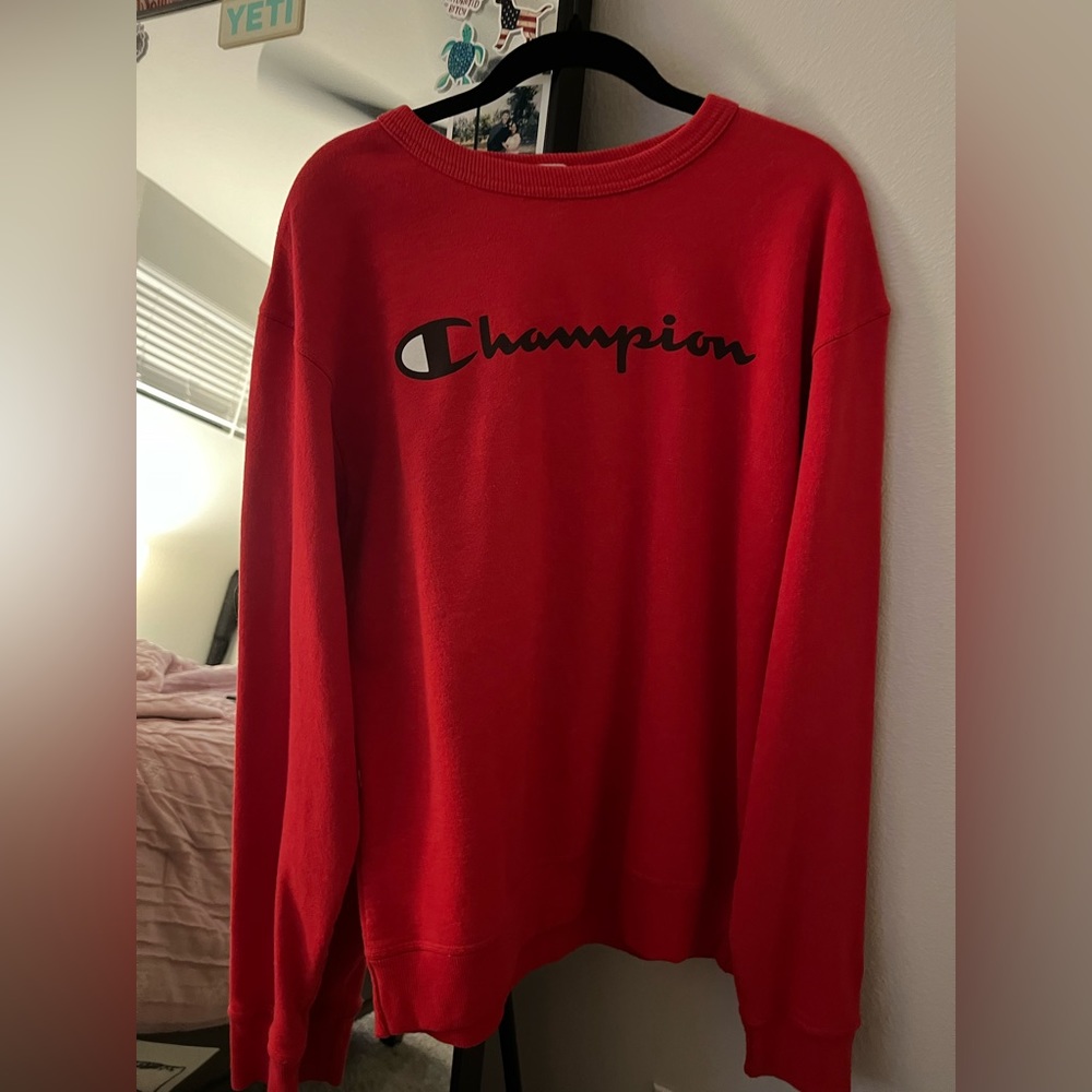Medium size champion, crewneck